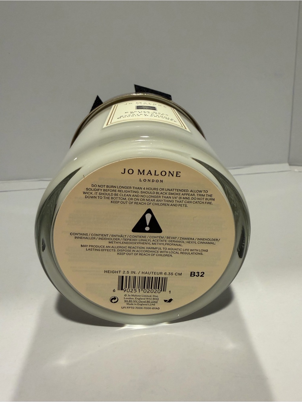 Jo Malone London English Pear & Freesia Scented Candle Full Sz 2.5"/200g - Picture 3 of 7